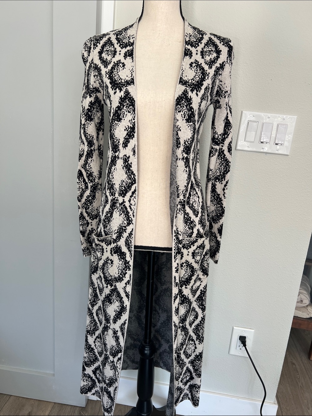 Anthropologie if it were me Black & Cream Snake-Print Longline Cardigan